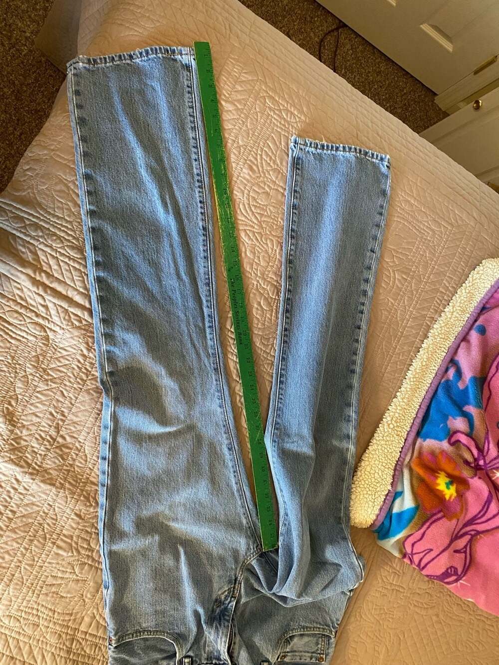 Levi's 505 Straight Leg Jeans in Medium Wash Denim - Picture 6 of 7